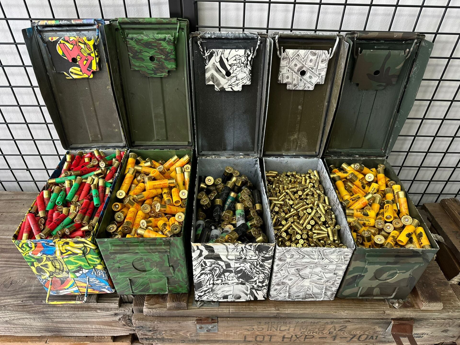 Sulu Kaplama Desenli Özel Yapım Metal Mühimmat Sandığı (MKE)